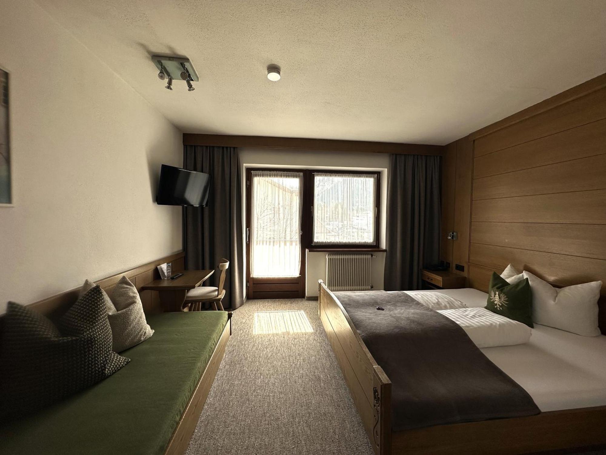 Hotel Zirbenhof Sankt Leonhard im Pitztal Habitación foto