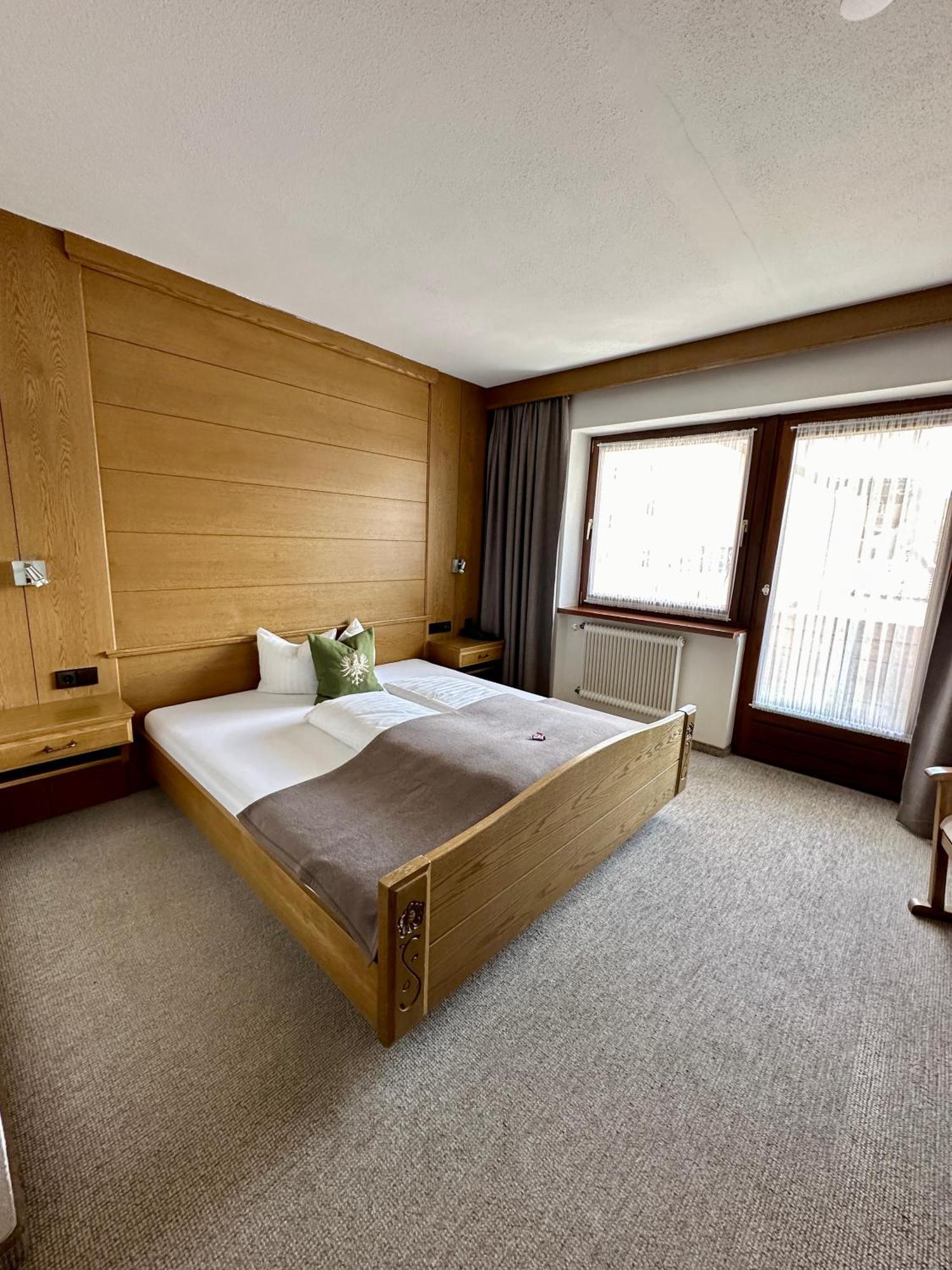 Hotel Zirbenhof Sankt Leonhard im Pitztal Habitación foto