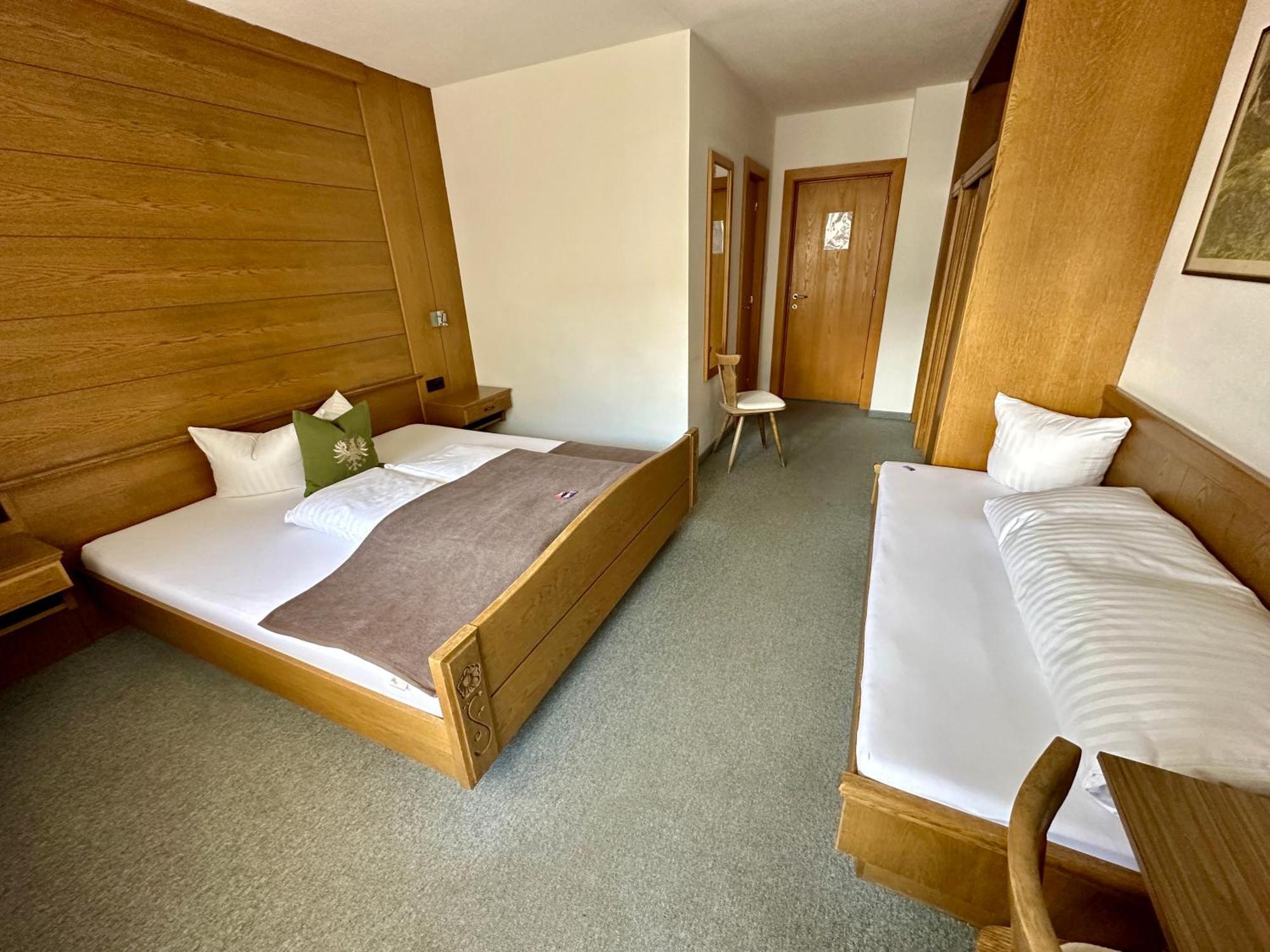 Hotel Zirbenhof Sankt Leonhard im Pitztal Habitación foto