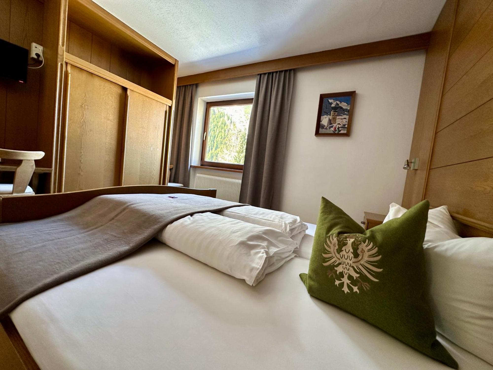 Hotel Zirbenhof Sankt Leonhard im Pitztal Habitación foto