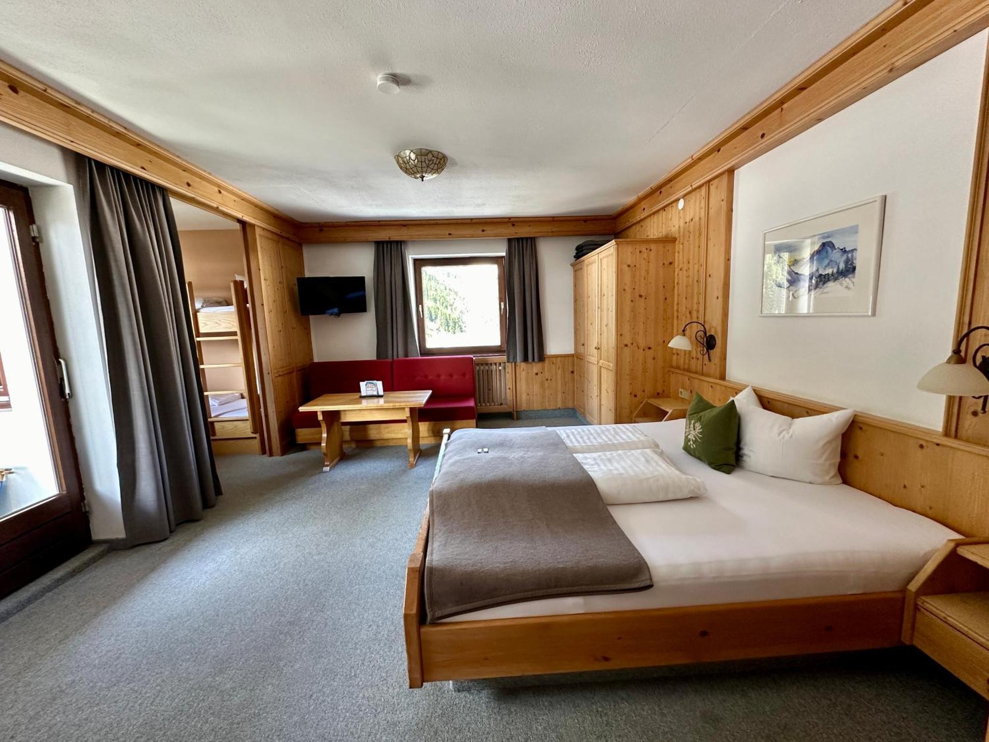 Hotel Zirbenhof Sankt Leonhard im Pitztal Habitación foto