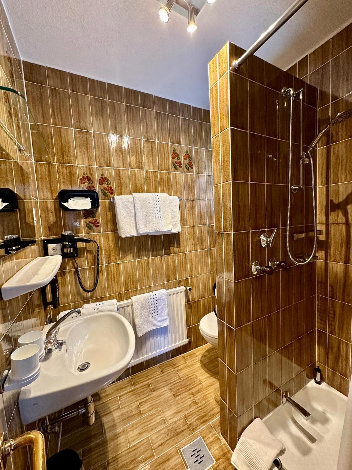 Hotel Zirbenhof Sankt Leonhard im Pitztal Habitación foto